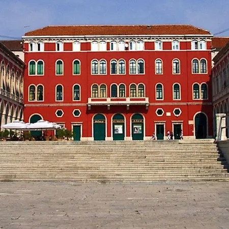 A2 - In The Very Heart Of * Split